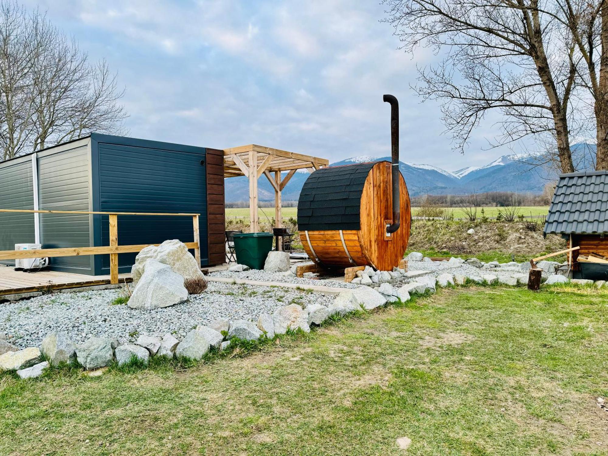 Tiny House With Mountain Views Apartment Turany ภายนอก รูปภาพ