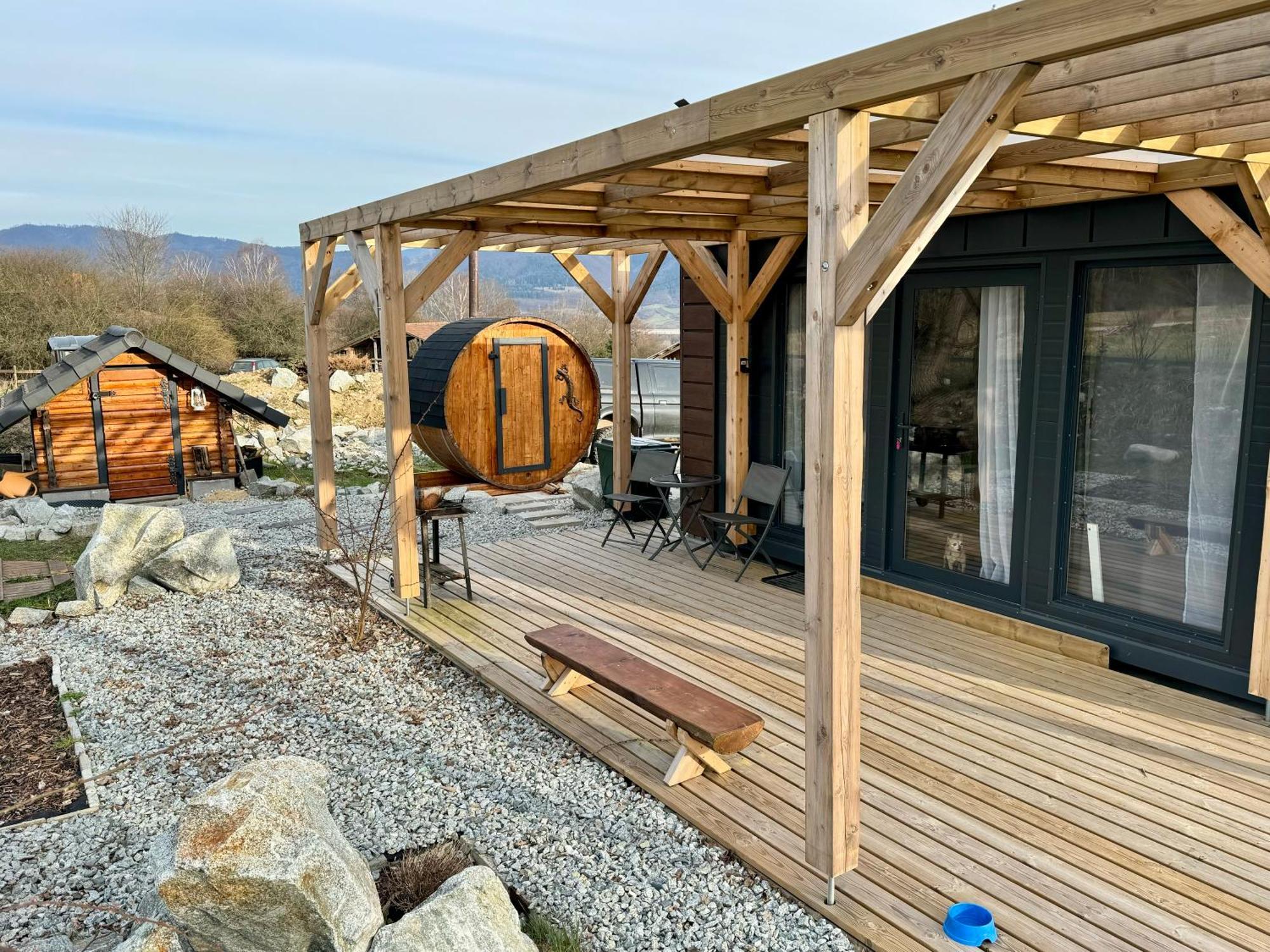 Tiny House With Mountain Views Apartment Turany ภายนอก รูปภาพ